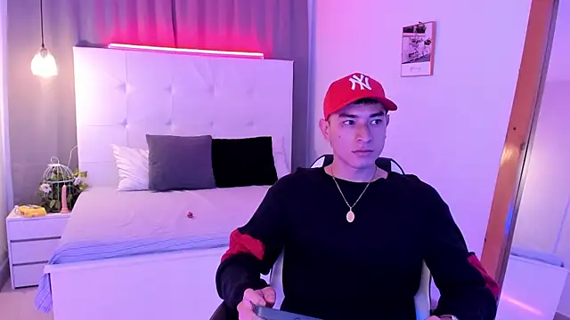 Thiago 2003  online show from April 19, 2026, 2:23 am