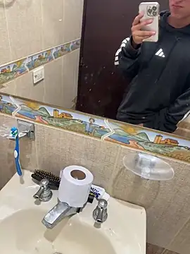 Elcolombianoo online show from April 20, 2026, 7:22 am