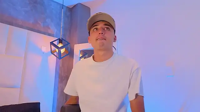 Hadrian Torres online show from March 13, 2026, 12:43 pm