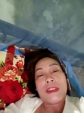 Snapshot of Lyly22x chatting on April 21, 2026, 2:56 pm Lyly22x online show from April 21, 2026, 2:56 pm