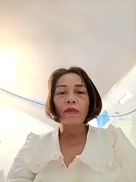 Snapshot of Lyly22x chatting on March 31, 2026, 10:34 pm Lyly22x online show from March 31, 2026, 10:34 pm