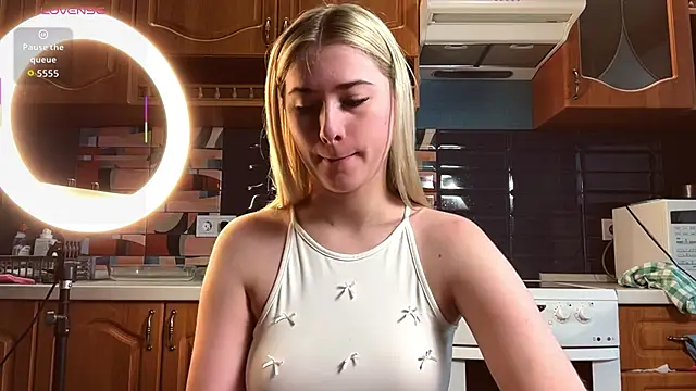 ivygenesis online show from April 15, 2026, 5:13 am