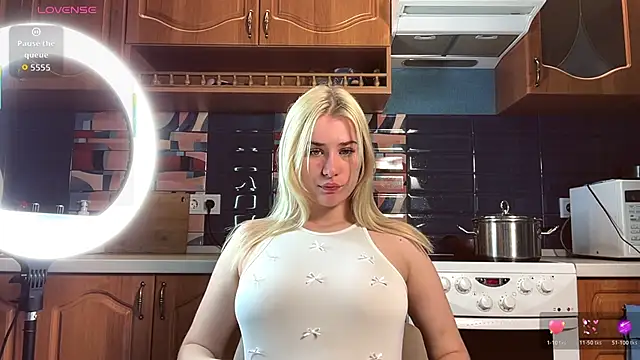 ivygenesis online show from April 13, 2026, 2:54 pm