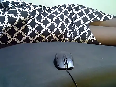 Snapshot of KendyQ_ chatting on March 12, 2026, 5:28 pm KendyQ online show from March 12, 2026, 5:28 pm