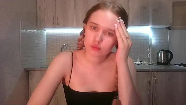 Snapshot of Alice_Pleasance chatting on June 11, 2026, 6:16 pm Alice Pleasance online show from June 11, 2026, 6:16 pm