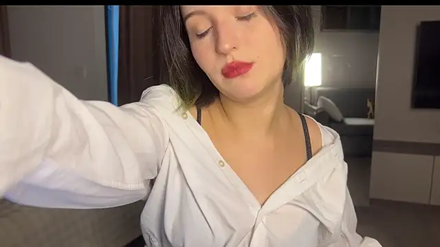 emilyy xoxo online show from April 1, 2026, 2:57 am