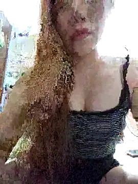 Snapshot of DawnG_x chatting on April 17, 2026, 4:04 am DawnG x online show from April 17, 2026, 4:04 am