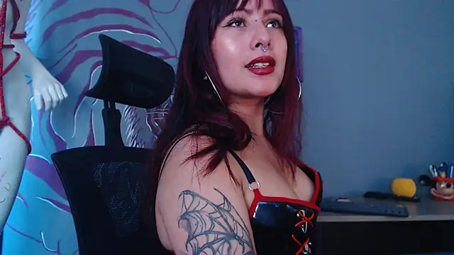 Snapshot of Regina_Iris chatting on May 5, 2026, 1:36 pm Regina Iris online show from May 5, 2026, 1:36 pm
