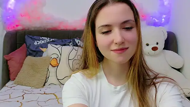 Snapshot of LeenMoonie chatting on May 14, 2026, 8:06 pm LeenMoonie online show from May 14, 2026, 8:06 pm