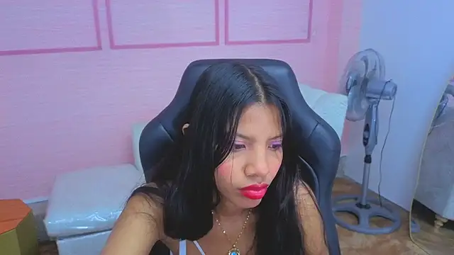 Snapshot of emily_smith_t chatting on June 3, 2026, 12:39 pm emily smith t online show from June 3, 2026, 12:39 pm