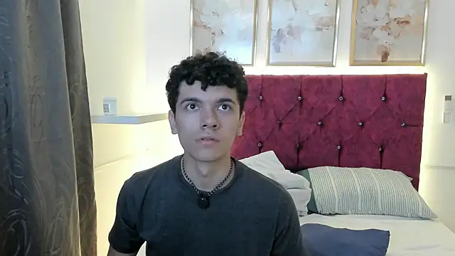 Noah Rodrigez online show from April 18, 2026, 11:49 pm