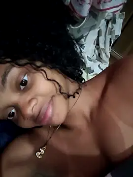 marialuiza2027 online show from April 6, 2026, 6:09 pm