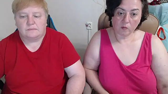 Snapshot of Lindy-Jeanie chatting on July 23, 2026, 8:27 pm Lindy-Jeanie online show from July 23, 2026, 8:27 pm