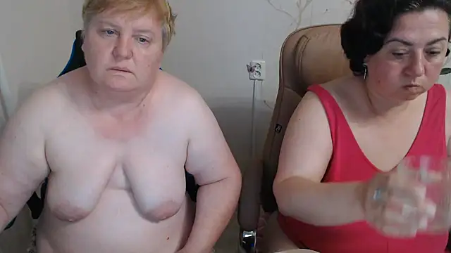 Snapshot of Lindy-Jeanie chatting on August 2, 2026, 8:39 pm Lindy-Jeanie online show from August 2, 2026, 8:39 pm