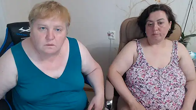 Snapshot of Lindy-Jeanie chatting on August 3, 2026, 7:42 pm Lindy-Jeanie online show from August 3, 2026, 7:42 pm