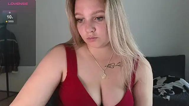 Snapshot of bettyloveu chatting on July 6, 2026, 3:03 pm bettyloveu online show from July 6, 2026, 3:03 pm