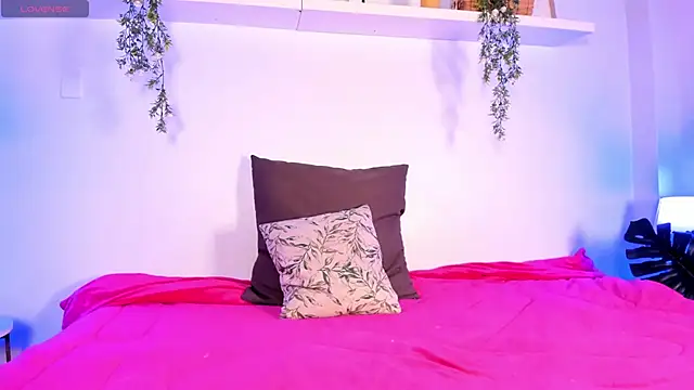 cuttie blondie online show from June 4, 2026, 11:15 am