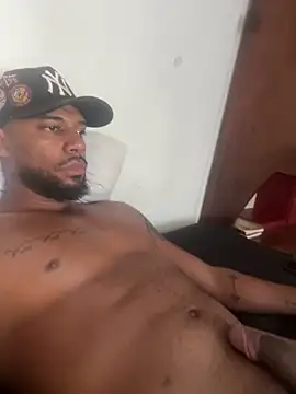 Snapshot of muscle_fit chatting on March 15, 2026, 8:05 pm muscle fit online show from March 15, 2026, 8:05 pm