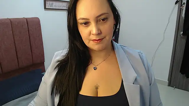 Veroniicabbw  online show from June 15, 2026, 1:33 pm