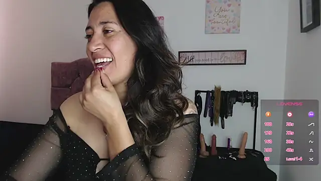 Snapshot of violeta_scott chatting on June 29, 2026, 3:23 pm violeta scott online show from June 29, 2026, 3:23 pm
