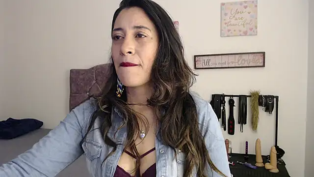 Snapshot of violeta_scott chatting on June 4, 2026, 12:10 pm violeta scott online show from June 4, 2026, 12:10 pm