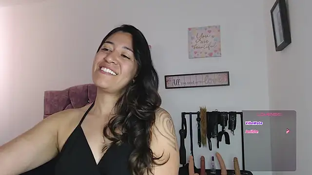 Snapshot of violeta_scott chatting on August 3, 2026, 4:13 pm violeta scott online show from August 3, 2026, 4:13 pm