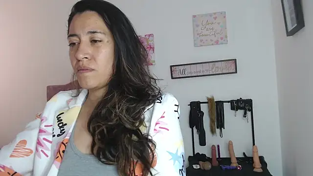Snapshot of violeta_scott chatting on June 16, 2026, 2:06 pm violeta scott online show from June 16, 2026, 2:06 pm