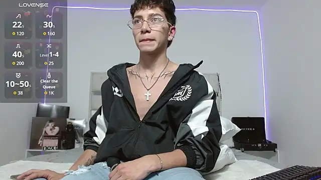 Snapshot of tiam_muller_fenix chatting on April 18, 2026, 2:03 am tiam muller fenix online show from April 18, 2026, 2:03 am