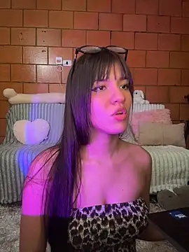 Snapshot of xayah_cute chatting on May 8, 2026, 4:49 am xayah cute online show from May 8, 2026, 4:49 am
