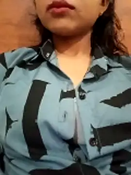 ritika gupta02 online show from March 31, 2026, 8:33 pm