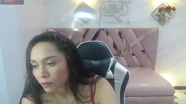 Angel Rose v online show from April 14, 2026, 3:55 am