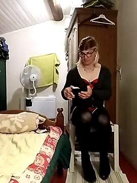 Snapshot of stephie83 chatting on March 28, 2026, 7:59 pm stephie83 online show from March 28, 2026, 7:59 pm