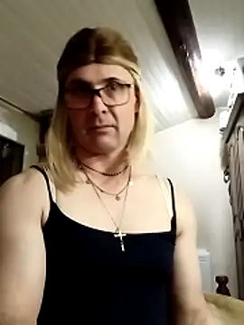 Snapshot of stephie83 chatting on March 22, 2026, 8:21 pm stephie83 online show from March 22, 2026, 8:21 pm