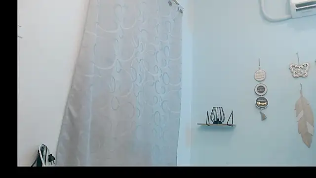 Snapshot of hotlatinaluna23 chatting on May 5, 2026, 3:04 pm hotlatinaluna23 online show from May 5, 2026, 3:04 pm