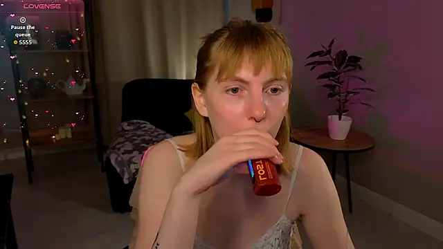 Snapshot of susie_miu chatting on March 25, 2026, 6:13 am susie miu online show from March 25, 2026, 6:13 am