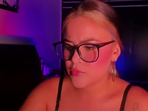 Snapshot of veronicabrown_xxx chatting on March 23, 2026, 4:12 am veronicabrown xxx online show from March 23, 2026, 4:12 am