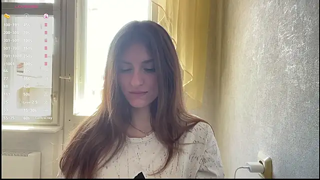 Snapshot of Moonstarisrares chatting on June 18, 2026, 8:02 am Moonstarisrares online show from June 18, 2026, 8:02 am