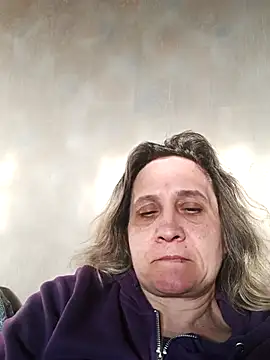 KatieLove133 online show from April 25, 2026, 4:04 pm