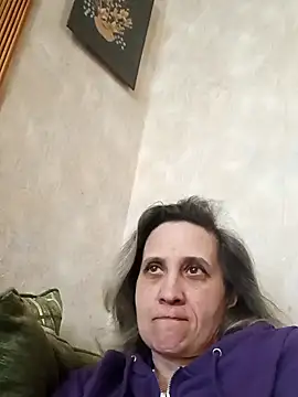 KatieLove133 online show from April 26, 2026, 9:06 am