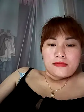 Snapshot of Lucxy-ki6 chatting on May 6, 2026, 2:43 pm Lucxy-ki6 online show from May 6, 2026, 2:43 pm