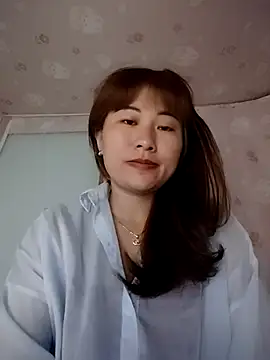 Snapshot of Lucxy-ki6 chatting on May 4, 2026, 8:33 pm Lucxy-ki6 online show from May 4, 2026, 8:33 pm