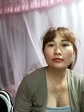 Snapshot of Lucxy-ki6 chatting on May 5, 2026, 9:23 am Lucxy-ki6 online show from May 5, 2026, 9:23 am