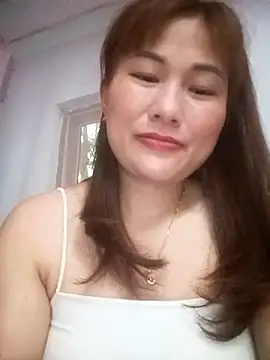 Snapshot of Lucxy-ki6 chatting on April 19, 2026, 12:22 am Lucxy-ki6 online show from April 19, 2026, 12:22 am