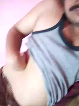 Decentlover67 online show from April 18, 2026, 7:07 pm