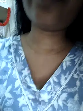 Snapshot of Blossom_lily chatting on March 28, 2026, 9:43 am Blossom lily online show from March 28, 2026, 9:43 am
