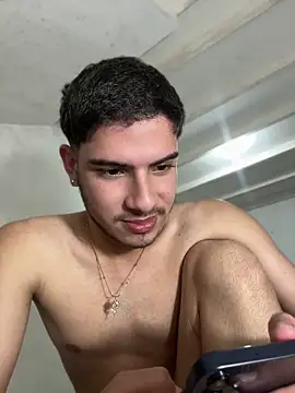 Snapshot of ApoloGray__ chatting on May 8, 2026, 10:35 pm ApoloGray online show from May 8, 2026, 10:35 pm