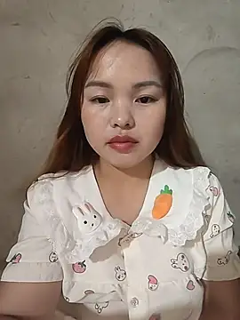 Snapshot of Mina_xYx chatting on May 19, 2026, 4:14 pm Mina xYx online show from May 19, 2026, 4:14 pm