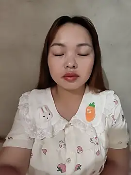 Snapshot of Mina_xYx chatting on May 24, 2026, 4:07 pm Mina xYx online show from May 24, 2026, 4:07 pm