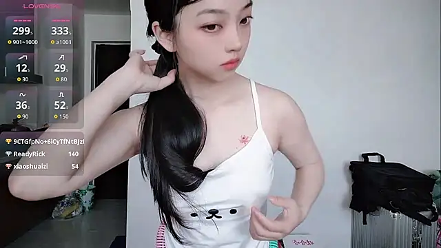 oblakitty  online show from May 19, 2026, 1:56 am
