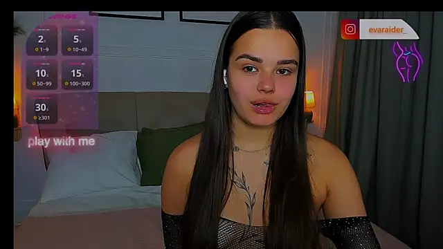 Snapshot of EvaRaider chatting on July 6, 2026, 3:02 am EvaRaider online show from July 6, 2026, 3:02 am